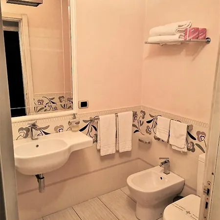 - Il Cavalluccio Marino Fronte Mare Bed & Breakfast Acireale