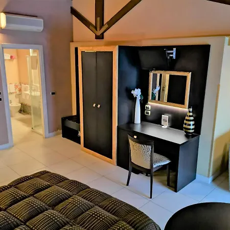 - Il Cavalluccio Marino Fronte Mare Bed & Breakfast 2*