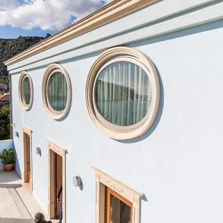 Bed & Breakfast - Il Cavalluccio Marino Fronte Mare 2*