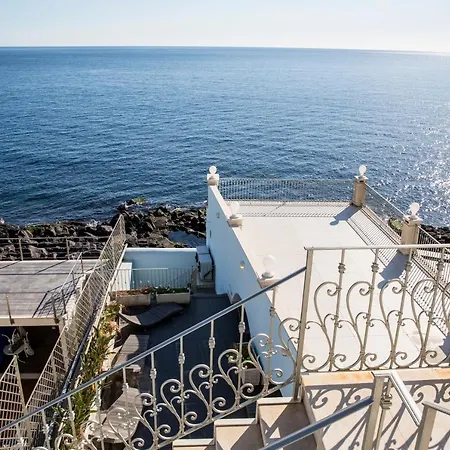 - Il Cavalluccio Marino Fronte Mare Acireale