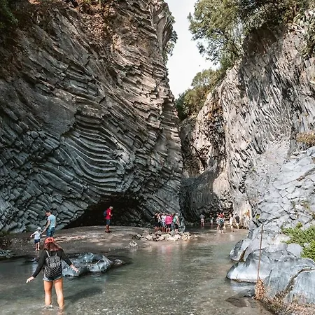 - Il Cavalluccio Marino Fronte Mare 2* Acireale