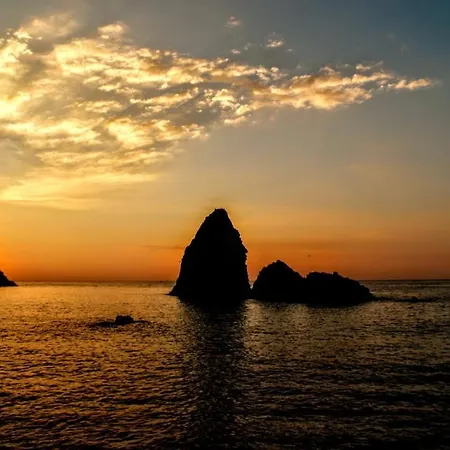 - Il Cavalluccio Marino Fronte Mare Bed & Breakfast 2*