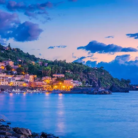 - Il Cavalluccio Marino Fronte Mare 2*