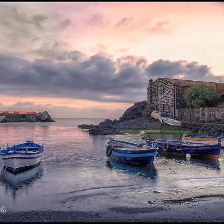 - Il Cavalluccio Marino Fronte Mare Bed & Breakfast