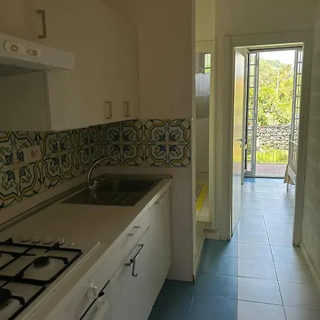 - Il Cavalluccio Marino Fronte Mare Bed & Breakfast Acireale