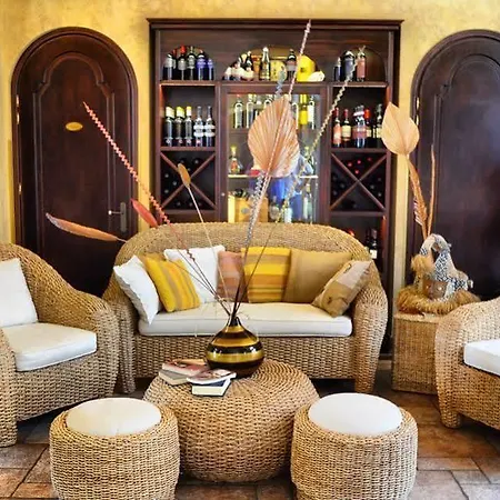 - Il Cavalluccio Marino Fronte Mare Bed & Breakfast 2*